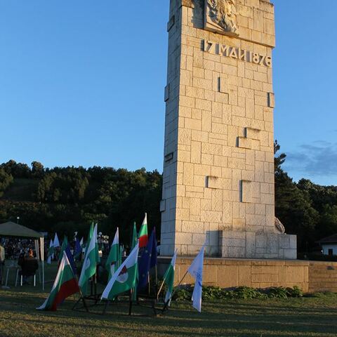 Паметникът на Хр. Ботев на Козлодуйския бряг